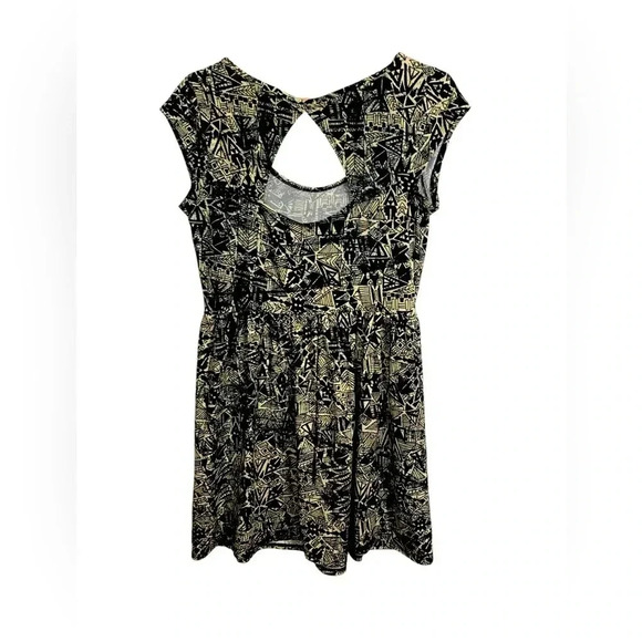 Bebop Black w Ivory Summer dress, stretchy, pullover, light, airy, wrinkle free - Picture 3 of 5